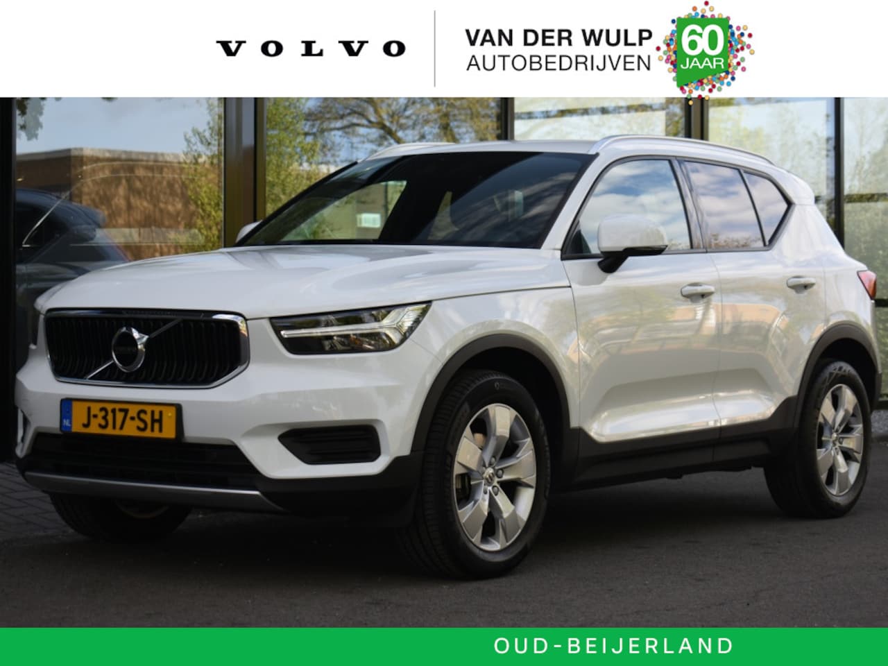 Volvo XC40 - T2 129pk Aut. Momentum | Getint Glas | Navigation-Tech | 18'' - AutoWereld.nl