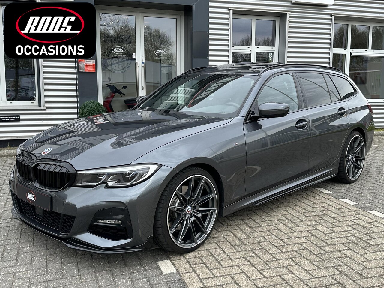 BMW 3-serie Touring - 330i xDrive High Executive Edition M sport | Keyless | Laser | Panodak | - AutoWereld.nl