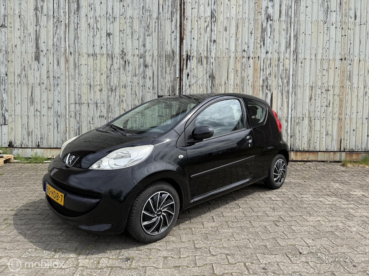 Peugeot 107 - 1.0-12V XS 1.0-12V XS NIEUWE APK! - AutoWereld.nl