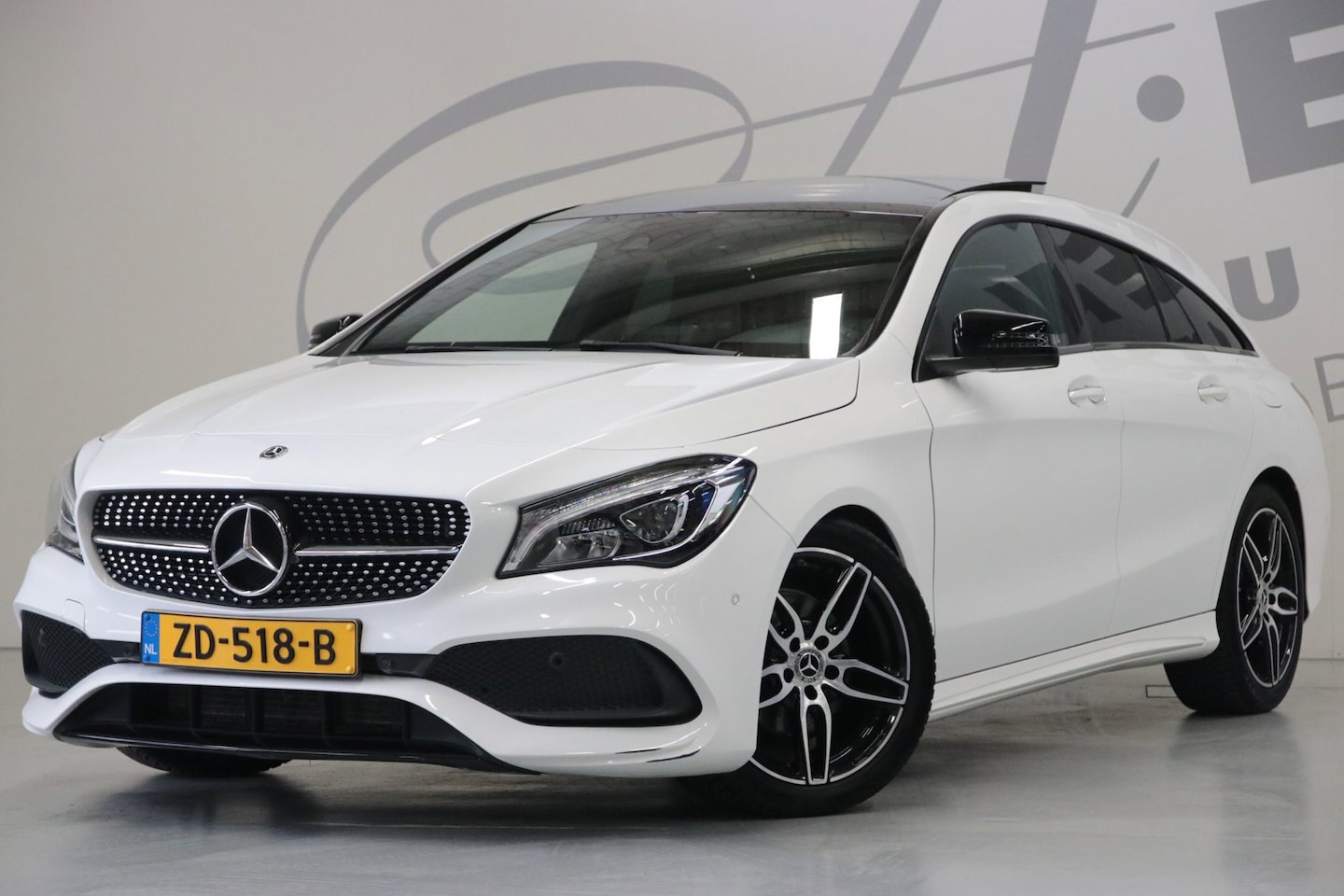 Mercedes-Benz CLA-klasse Shooting Brake - 180 AMG-styling/ Apple carplay/ Nightpakket - AutoWereld.nl