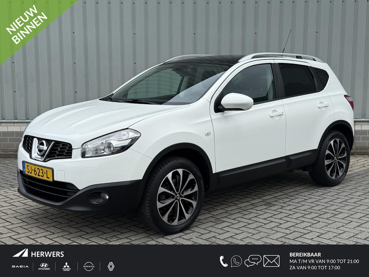 Nissan Qashqai - 1.6 Connect Edition / Panoramadak / Navigatie / Achteruitrijcamera / Climate Control / Lic - AutoWereld.nl