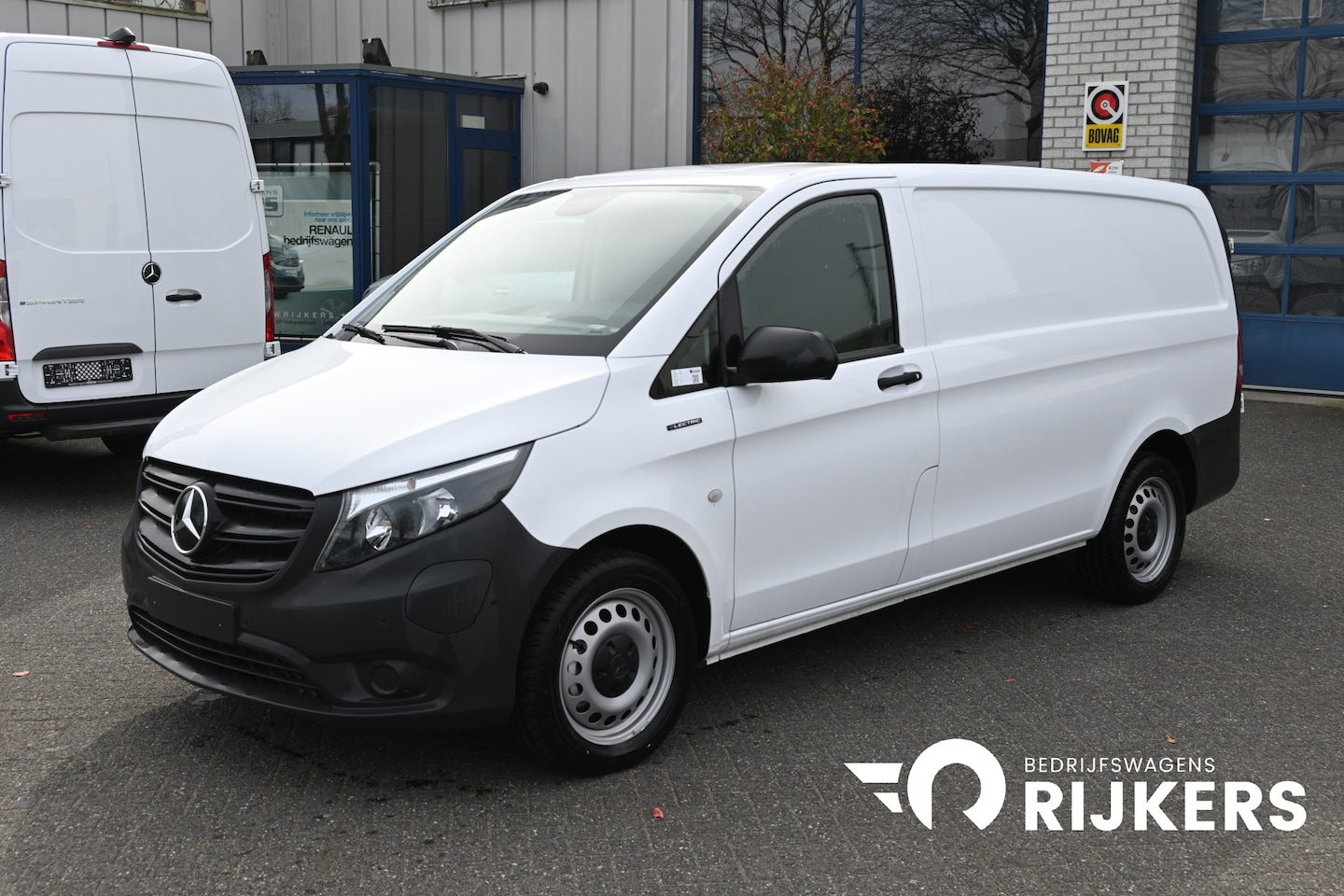 Mercedes-Benz eVito - 112 L2 261km WLTP 66 kWh Snellader, Camera, Achterdeuren, Apple Carplay/Android Auto - AutoWereld.nl