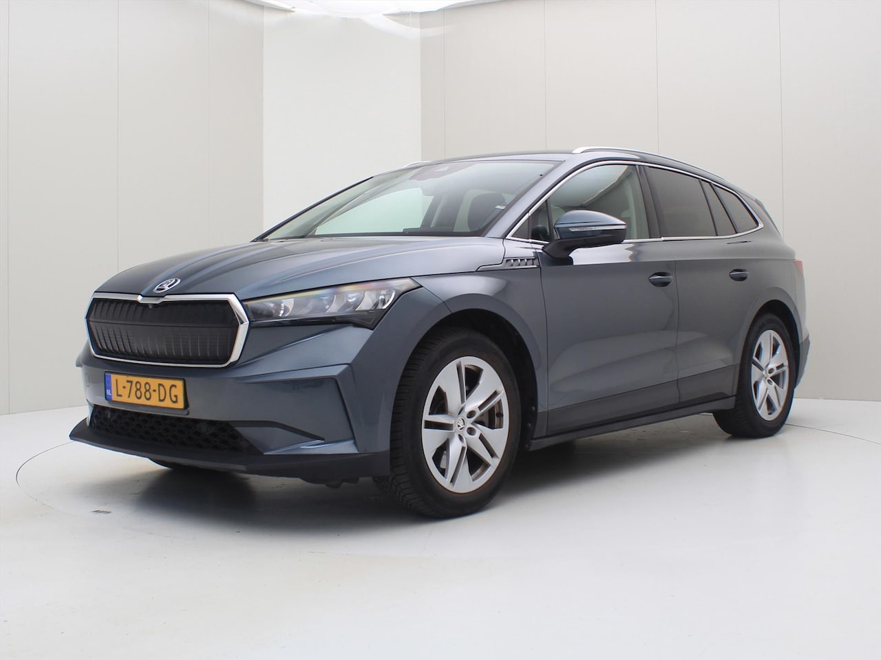 Skoda Enyaq iV - 80 204pk 82kWh Family Edition [ 533KM WLTP+125kWh SNELLADEN+STOELVERWARMING+CARPLAY ] - AutoWereld.nl