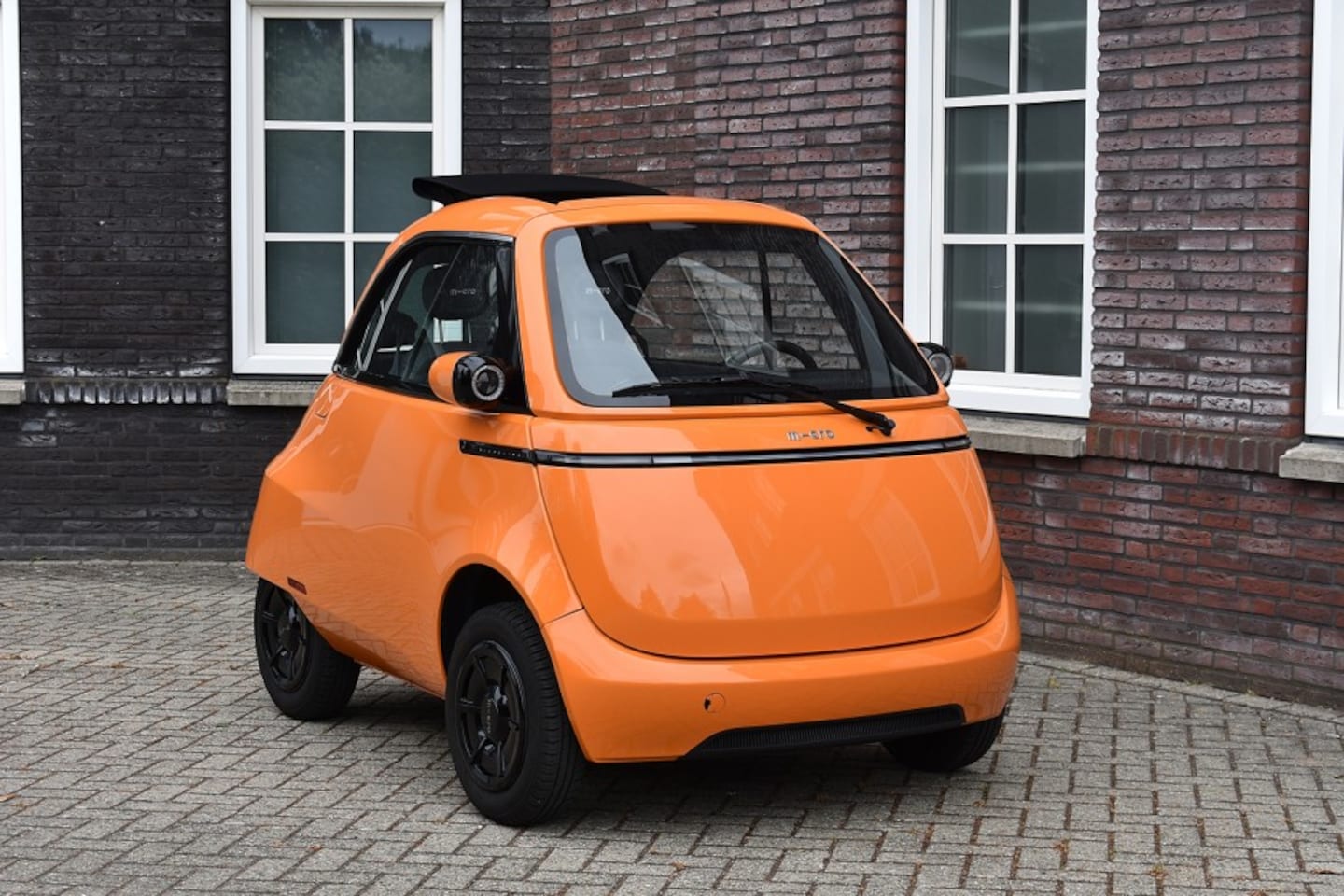 Microlino Microlino - Competizione 10.5 kWh (90km/u) Wij zijn op afspraak geopend! Graag bellen voor uw komst. - AutoWereld.nl