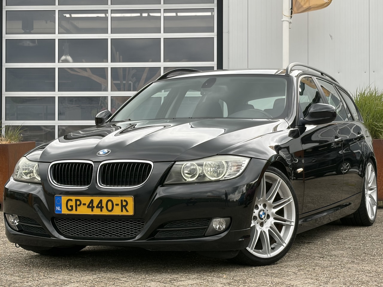 BMW 3-serie Touring - 318i | Cruise Control | Electronic climate control | Lichtmetalen velgen 18" | Isofix beve - AutoWereld.nl