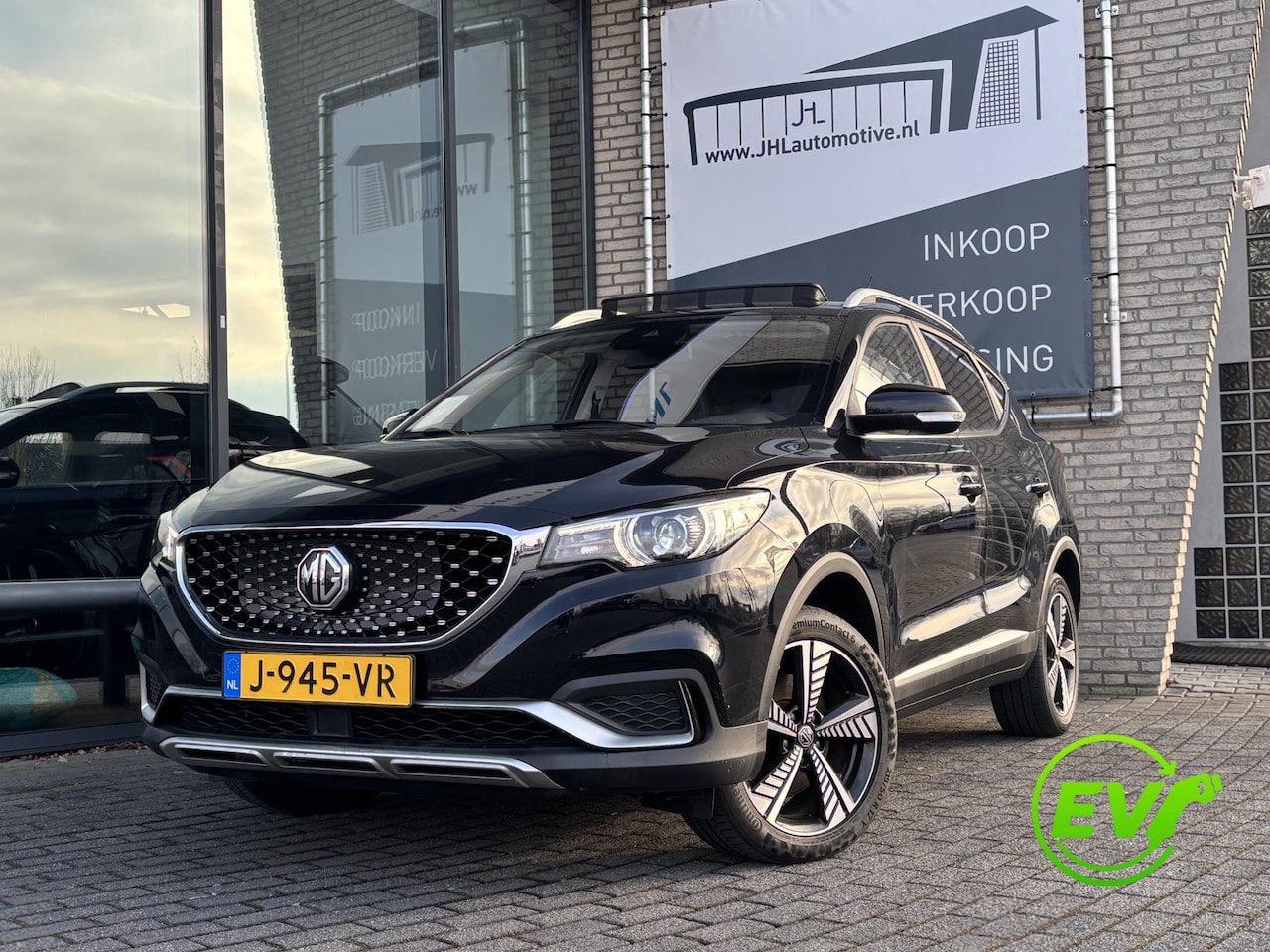 MG ZS - Luxury 45 kWh*CARPLAY*PANO*ECC*CAMERA*ACC*LEDER - AutoWereld.nl