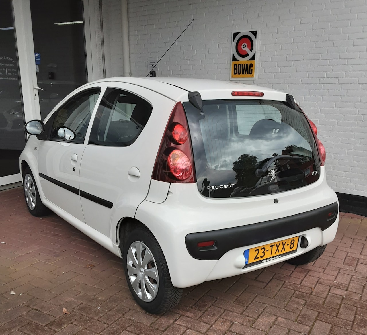Peugeot 107 - 1.0 Active * 5DRS / AIRCO /LED DAGRIJVERL.* - AutoWereld.nl