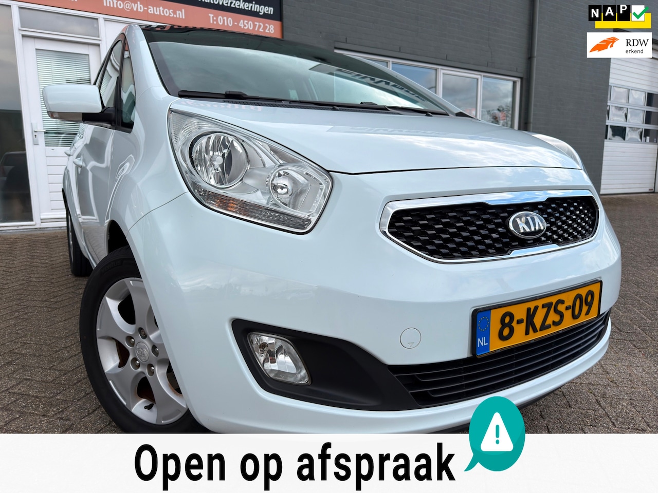 Kia Venga - 1.6 CVVT Super Pack van 1ste Eig in automaat en elec panoramadak en navigatie en bluetooth - AutoWereld.nl
