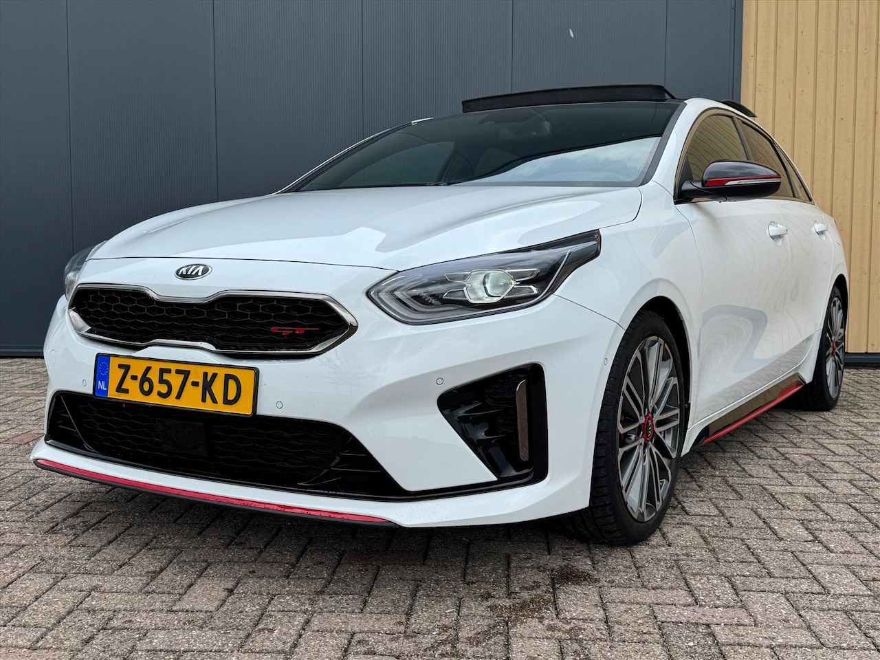 Kia Pro cee'd - 1.6 T-GDi 204pk GT | Pano | ACC | Stoel/Stuurverwarming | Camera | Carplay | - AutoWereld.nl