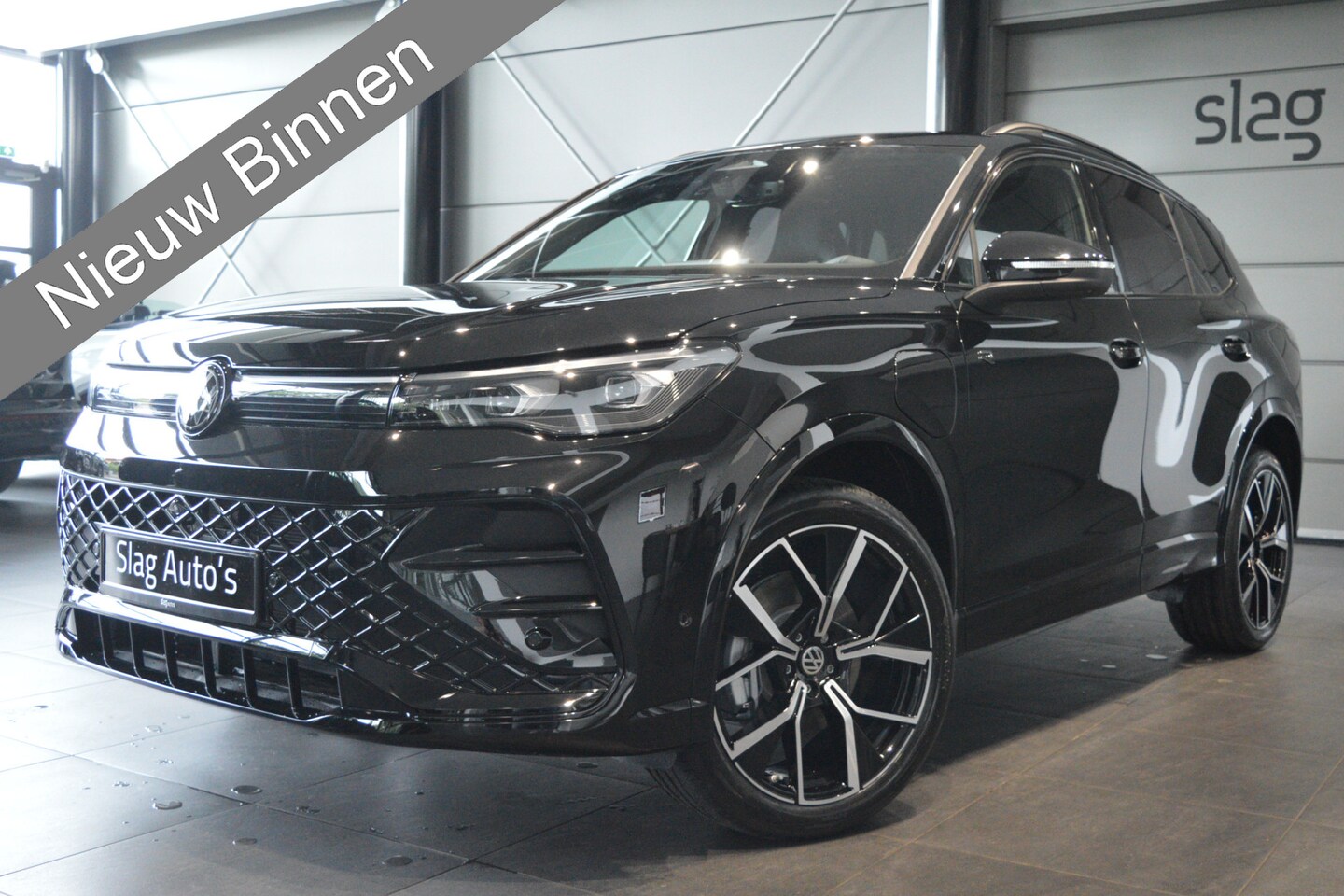 Volkswagen Tiguan - 1.5 eHybrid 3X R-LINE Black Style head up 20 inch 272 pk !! - AutoWereld.nl