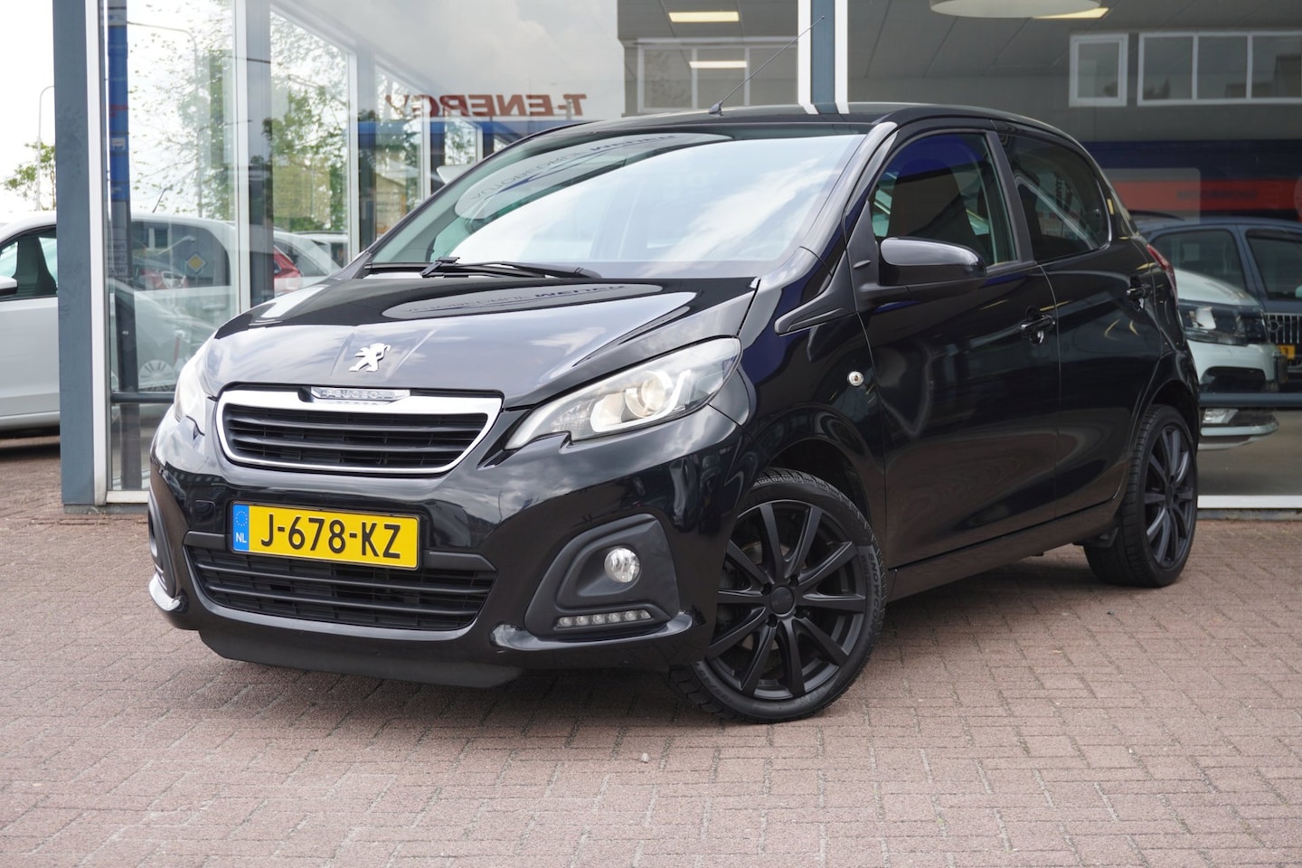 Peugeot 108 - 1.0 e-VTi Active TOP! 5deurs | Airco | Elek. Pakket | LM velgen | Zwart | Inruil mogelijk - AutoWereld.nl