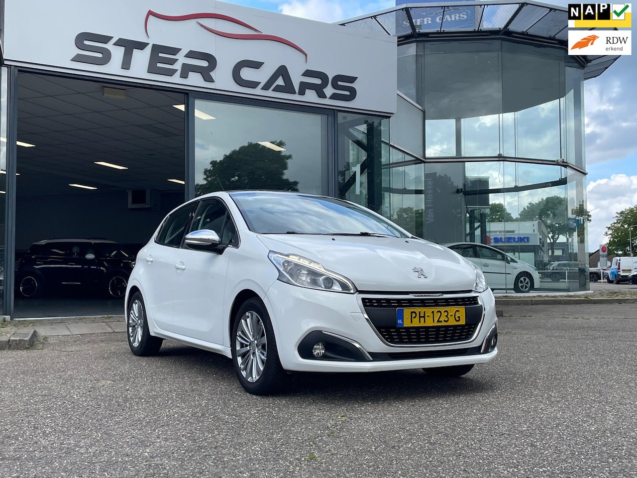 Peugeot 208 - 1.2 PureTech Allure|Nieuw Motor|Panorama|Navi|Cruise Control| - AutoWereld.nl
