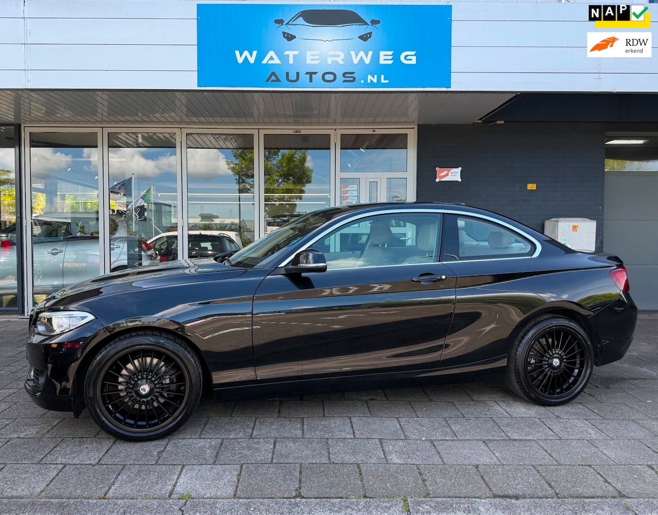 BMW 2-serie Coupé - 220i High Executive NAVI|LEDER|STOEL VERW.|AUTOMAAT - AutoWereld.nl