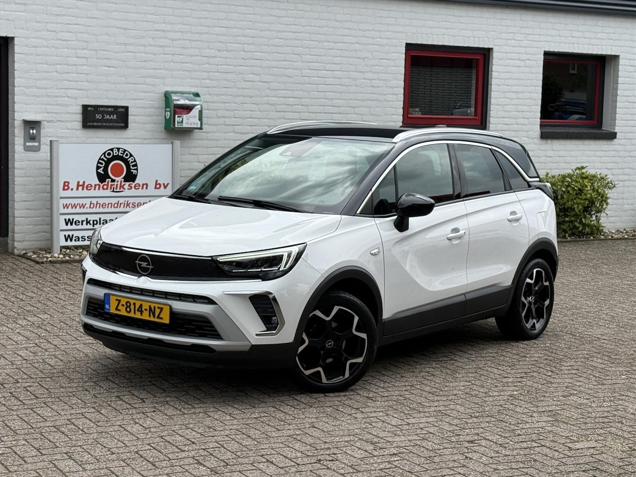 Opel Crossland - 1.2 82PK Ultimate/ Afneembare trekhaak/ Stoel + Stuur verwarming/ Apple Carplay/ Led kopla - AutoWereld.nl