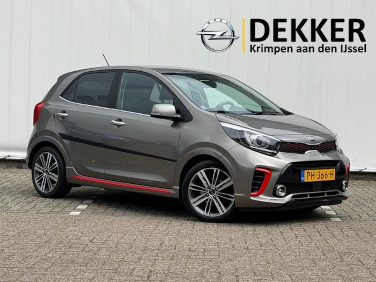 Kia Picanto - 1.2 CVVT GT-Line met Navi/Camera, Climate Controle, Stoel/Stuurverwarming, All Season - AutoWereld.nl