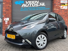 Toyota Aygo - 1.0 VVT-i x-play Dealer Onderhouden LED NAP