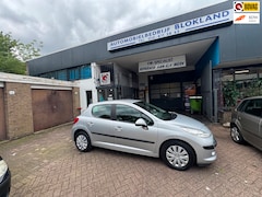 Peugeot 207 - 1.4-16V Color-line