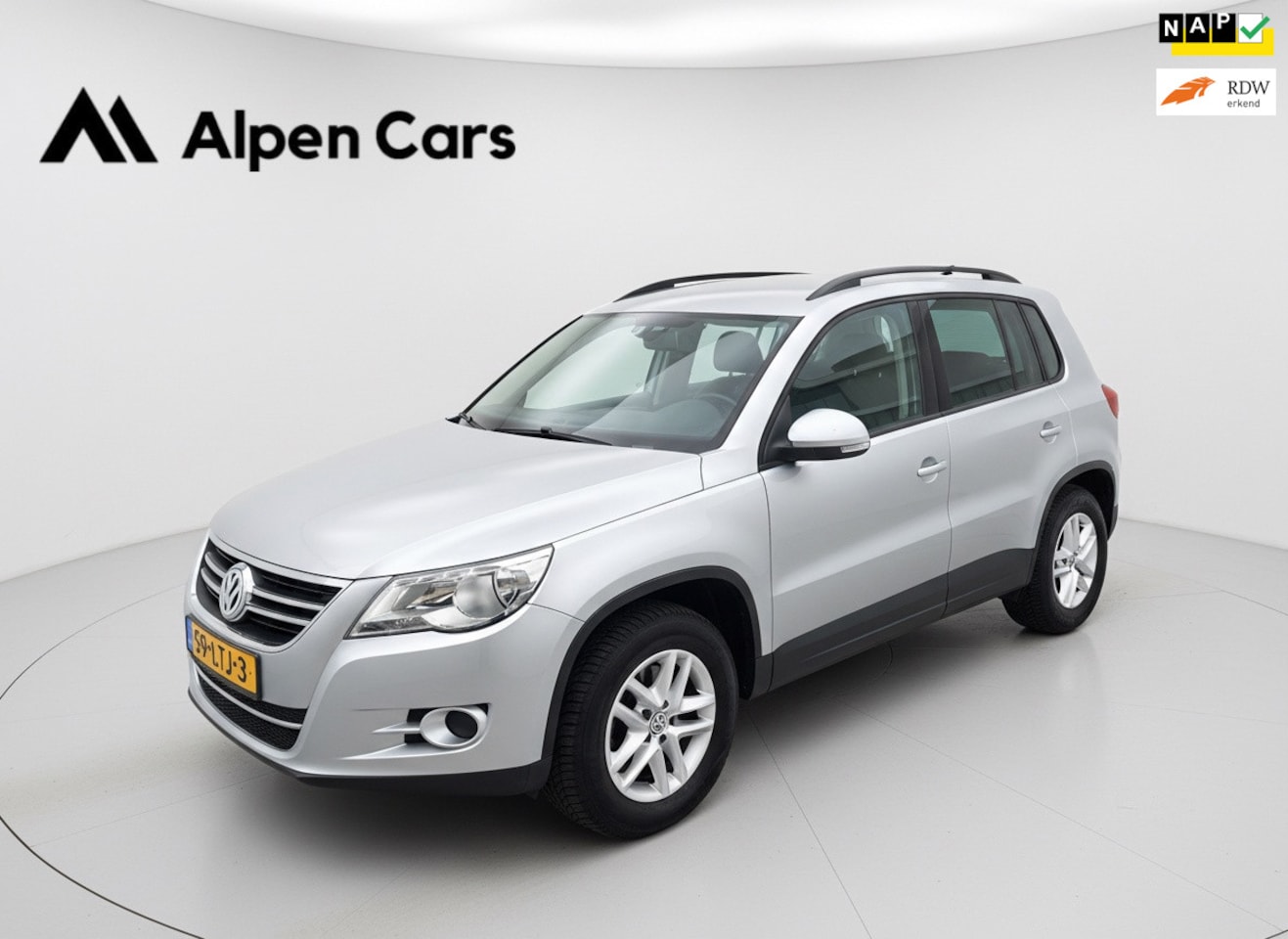 Volkswagen Tiguan - 1.4 TSI Comfort&Design Eerste eigenaar / Cruise controle / AC / Trekhaak - AutoWereld.nl