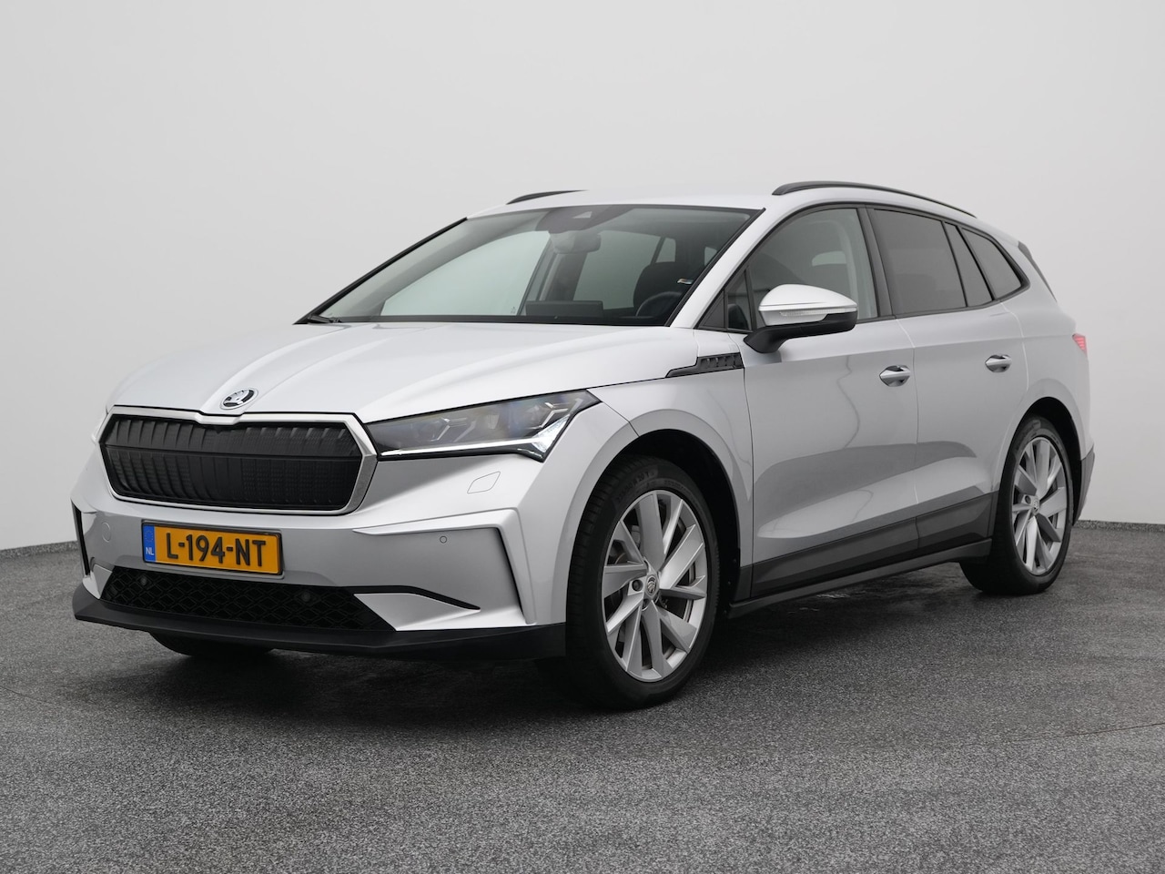 Skoda Enyaq iV - 60 First Edition | CAMERA | ADAPTIVE | STOEL- EN STUURVERW. | TREKHAAK - AutoWereld.nl