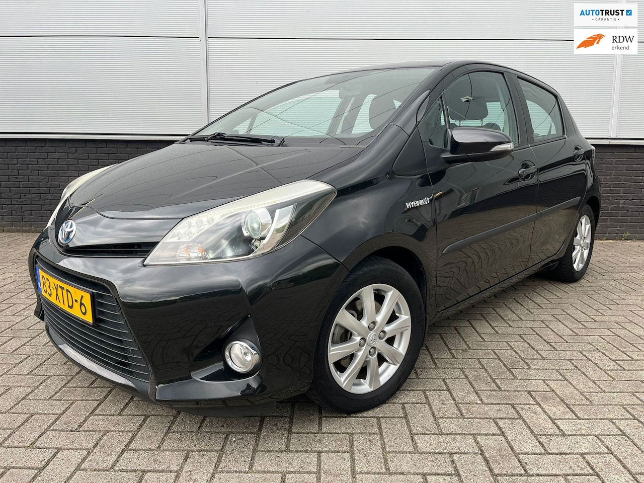 Toyota Yaris - 1.5 Full Hybrid Automaat 5drs - clima - bluetooth - cruise control - Lm velgen - LED - iso - AutoWereld.nl