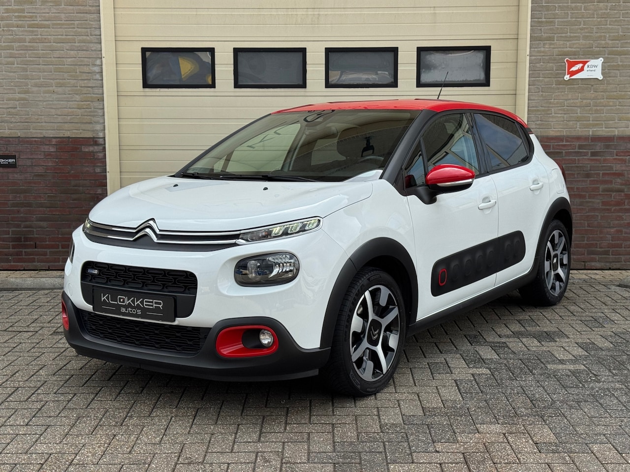 Citroën C3 - 1.2 PureTech S&S Shine Distributie V.V.|12MND Garantie|Met beurt en APK - AutoWereld.nl