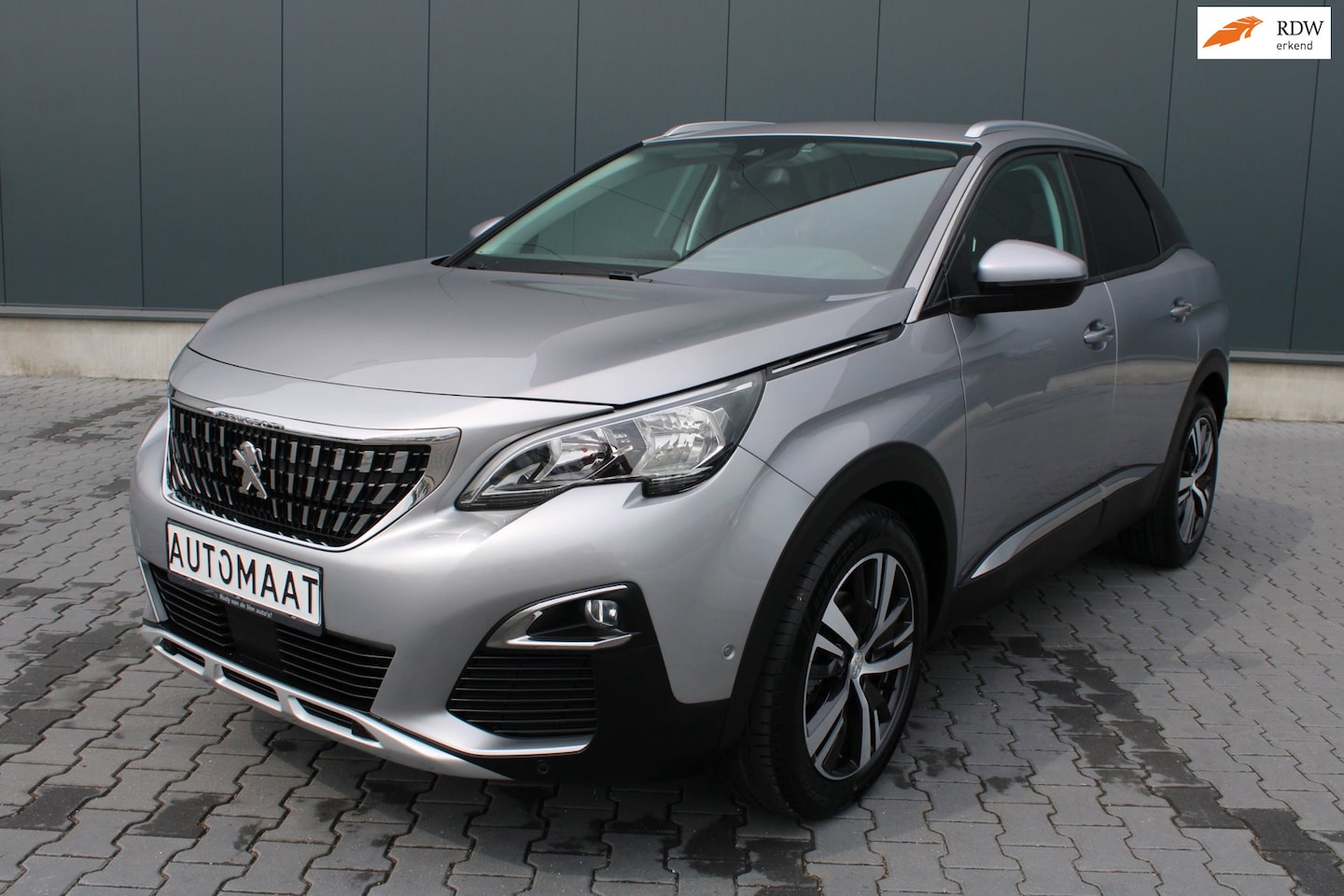 Peugeot 3008 - 1.2 PureTech Allure AUTOMAAT - AutoWereld.nl