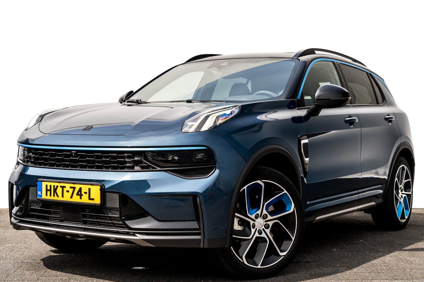 Lynk & Co 01 - 1.5 Plug-in Hybrid 262 Pk I Zwarte hemel I Panoramadak I Stuurverw. | 360 Camera | 20 inch - AutoWereld.nl