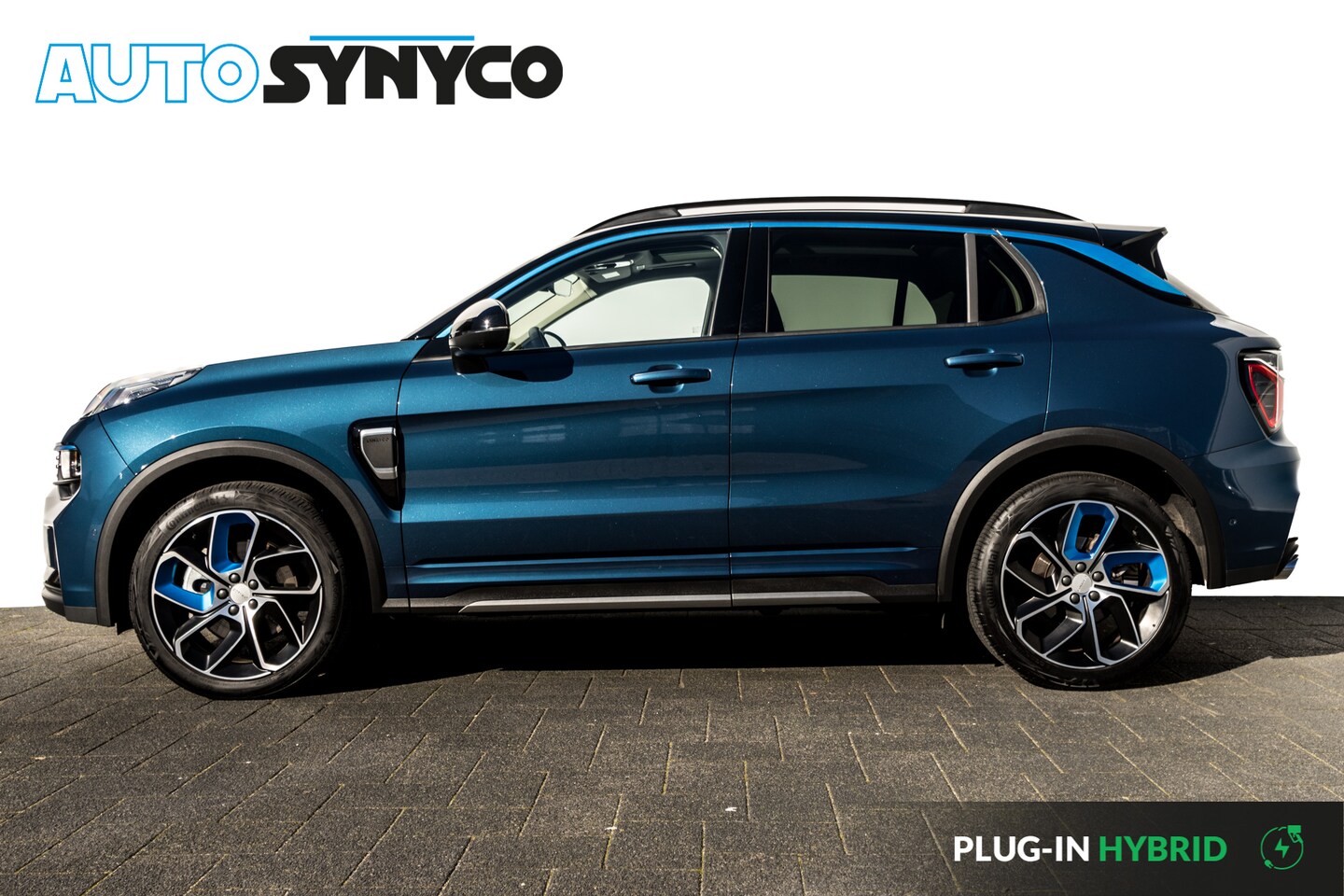 Lynk & Co 01 - 1.5 Plug-in Hybrid 262 Pk I Zwarte hemel I Panoramadak I Stuurverw. | 360 Camera | 20 inch - AutoWereld.nl