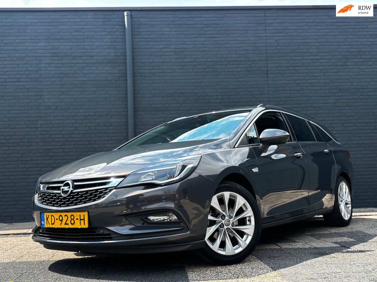 Opel Astra Sports Tourer - Innovation | Trekhaak | Stoelverwarming - AutoWereld.nl