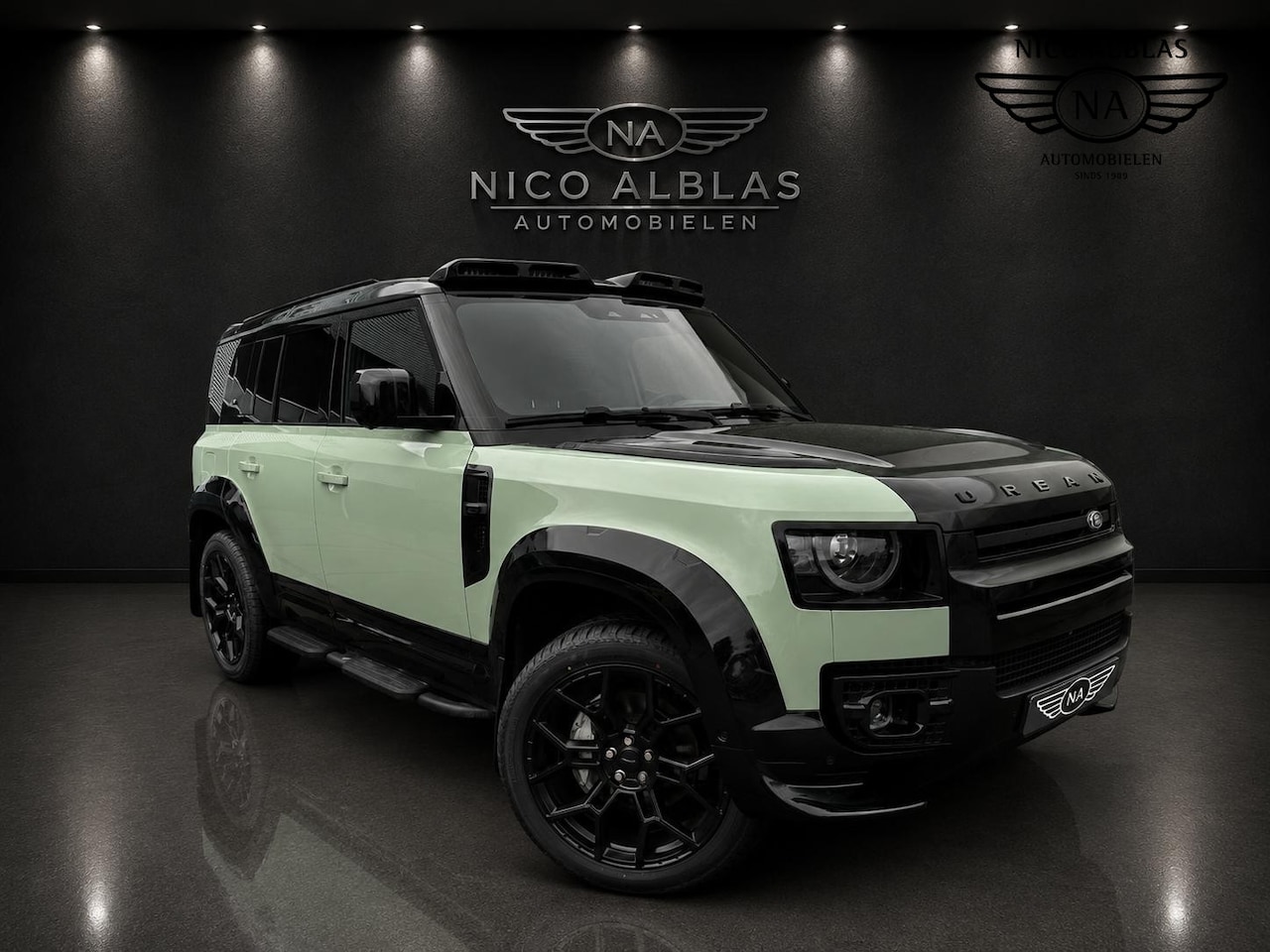 Land Rover Defender 110 - 3.0i MHEV P400 110 75th Limited URBAN Edition 1 of 1000 World Wide. - AutoWereld.nl