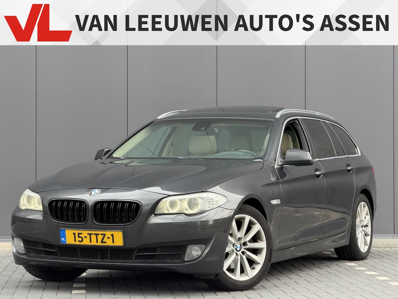 BMW 5-serie Touring - 523i High Executive | RIJKLAAR | Leder | Memory | Trekhaak - AutoWereld.nl