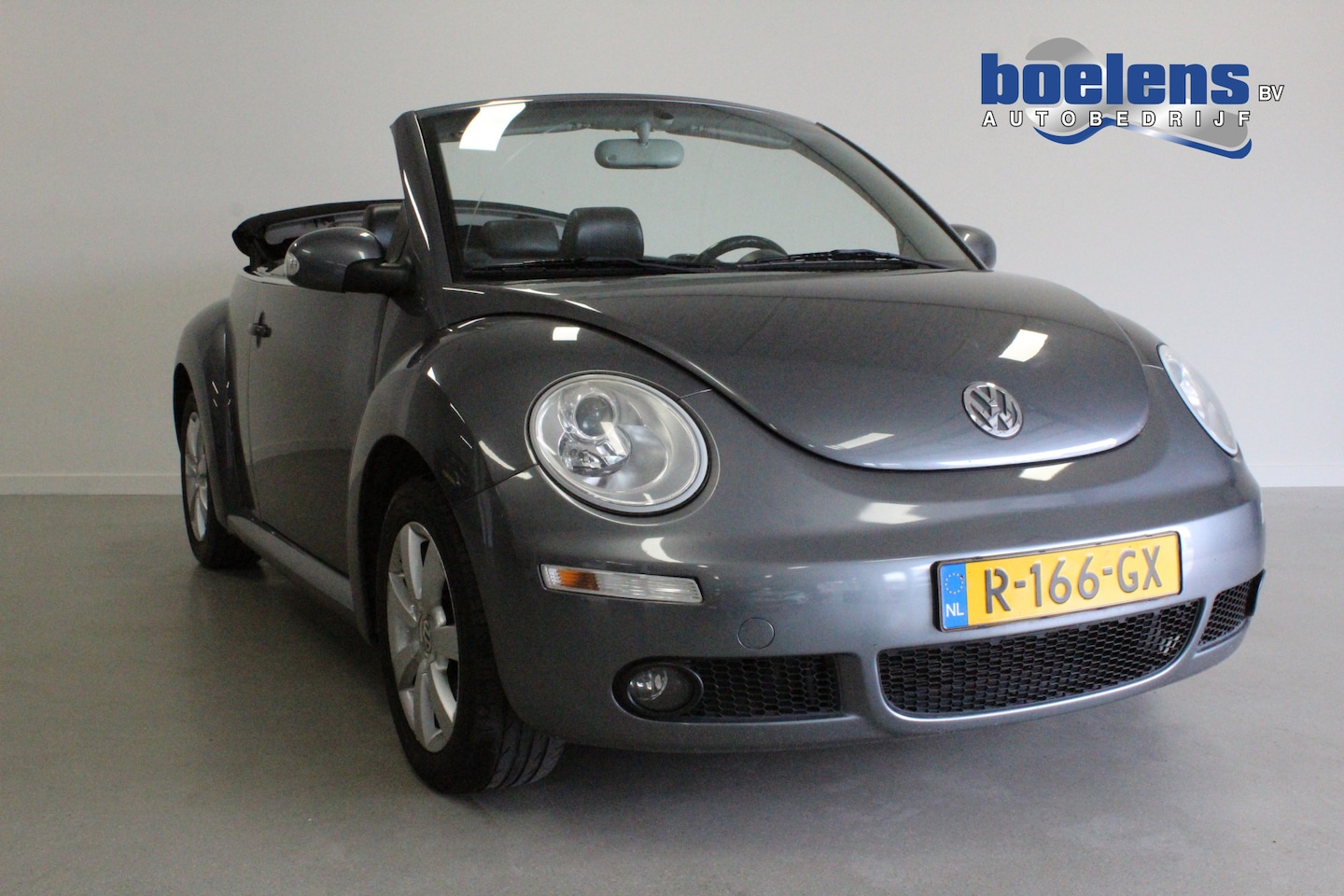 Volkswagen New Beetle Cabriolet - 1.6 Trendline | STOEL-VERW | AIRCO | ELEK-RAMEN | CPV | 16'LMV | LEDER | - AutoWereld.nl