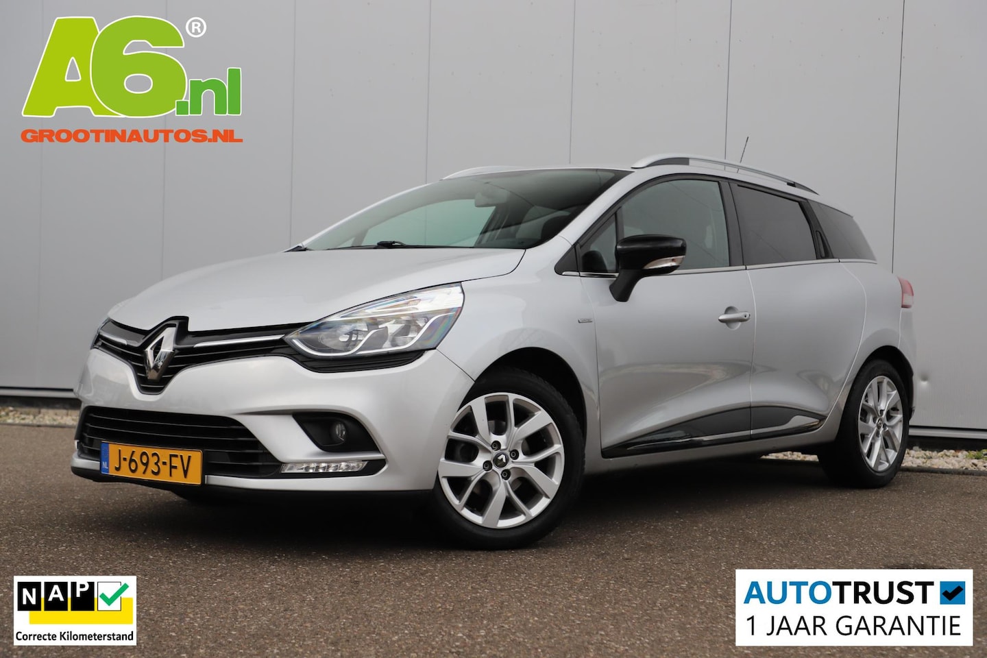 Renault Clio Estate - 0.9 TCe Limited Navigatie Carplay Android 16 inch LMV Airco Cruise Control - AutoWereld.nl