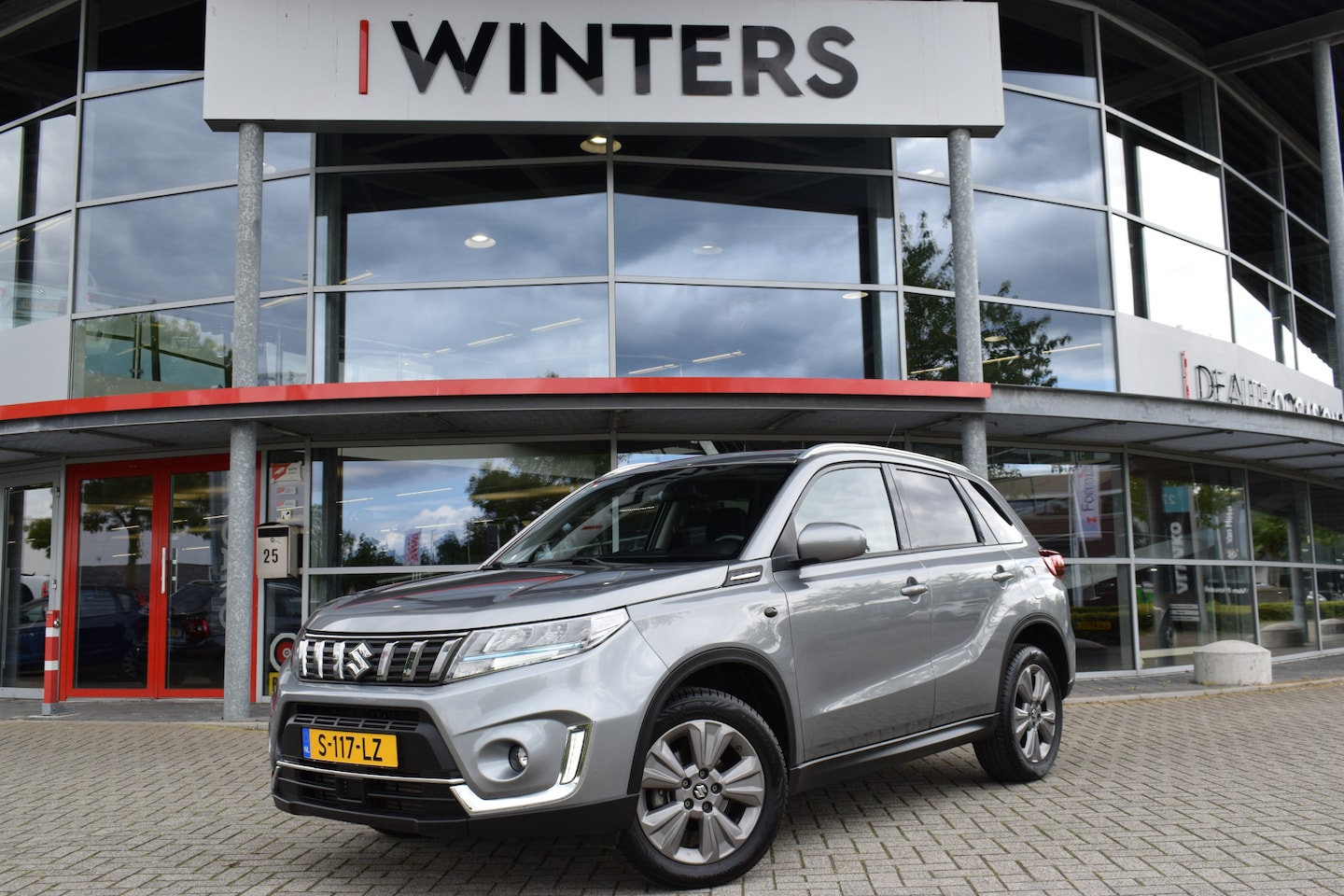Suzuki Vitara - 1.4 Boosterjet Select Smart Hybrid AllGrip | Automaat | Trekhaak | Schuif/ Kanteldak | Sto - AutoWereld.nl