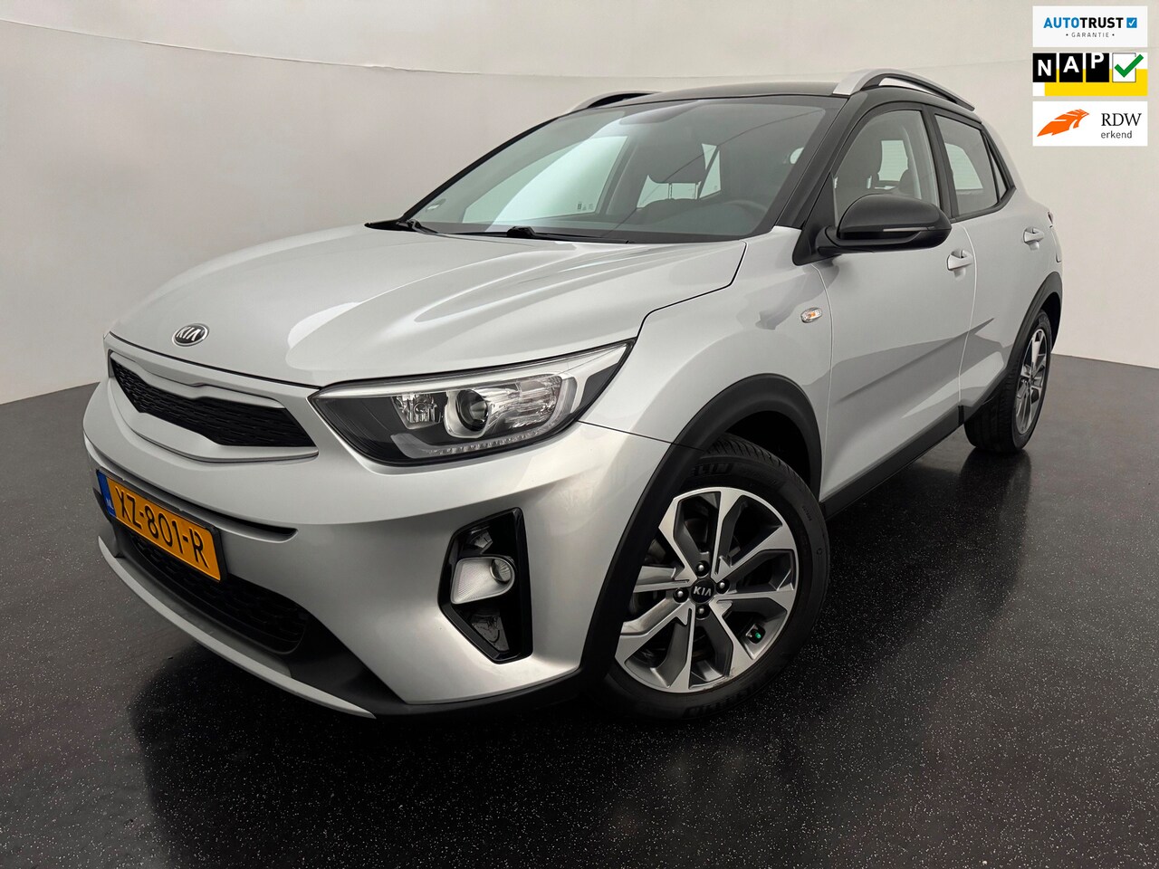 Kia Stonic - 1.0 T-GDi DynamicLine Trekhaak / Cruise / Navi / Achteruitrijcamera - AutoWereld.nl