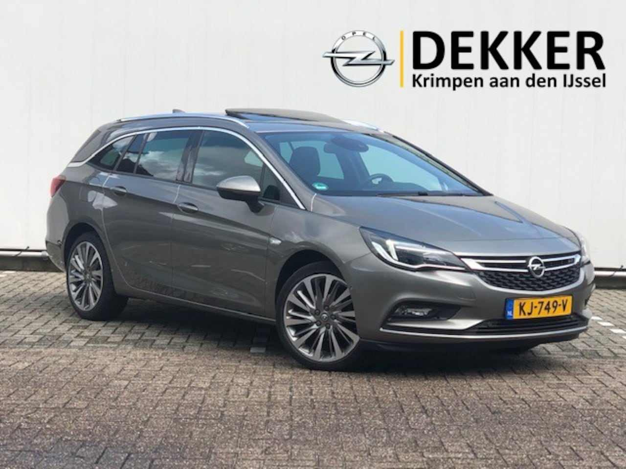 Opel Astra Sports Tourer - 1.4 Turbo Innovation met Schuifdak, Navi/Camera, 18inch, AFN. Trekhaak - AutoWereld.nl
