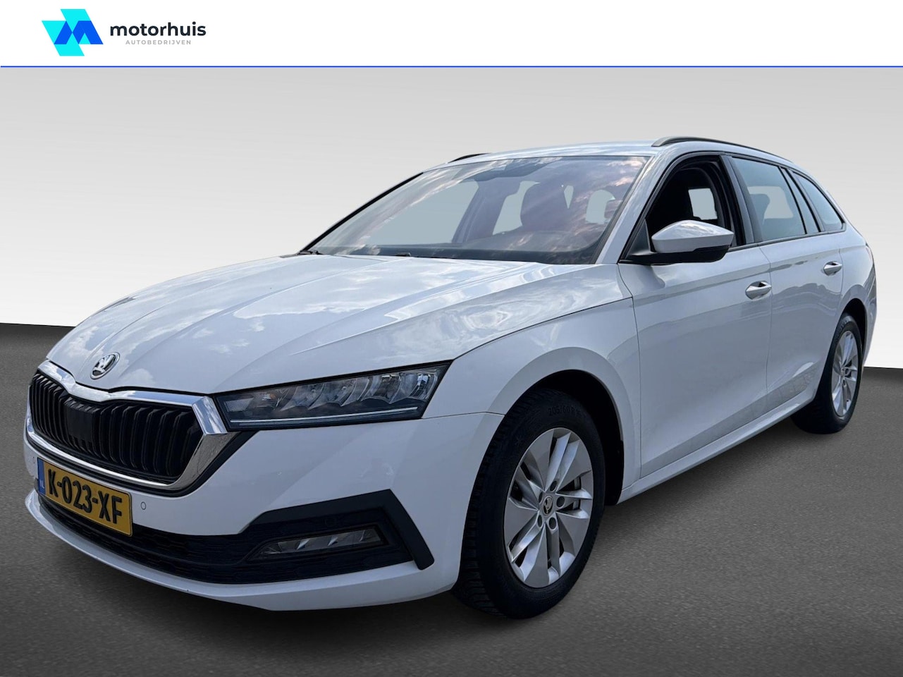Skoda Octavia Combi - 1.0 e-TSI Business Edition | Apple Carplay/Android Auto|telefoonintegratie premium | Elekt - AutoWereld.nl