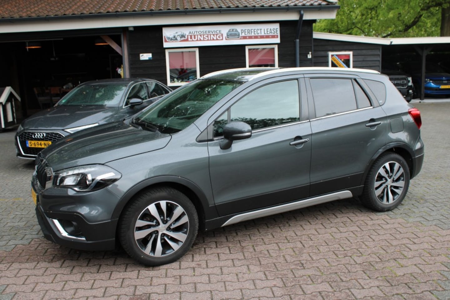 Suzuki SX4 S-Cross - S-Cross 1.4 BoosterJet Stijl - pano camera trekhaak - AutoWereld.nl