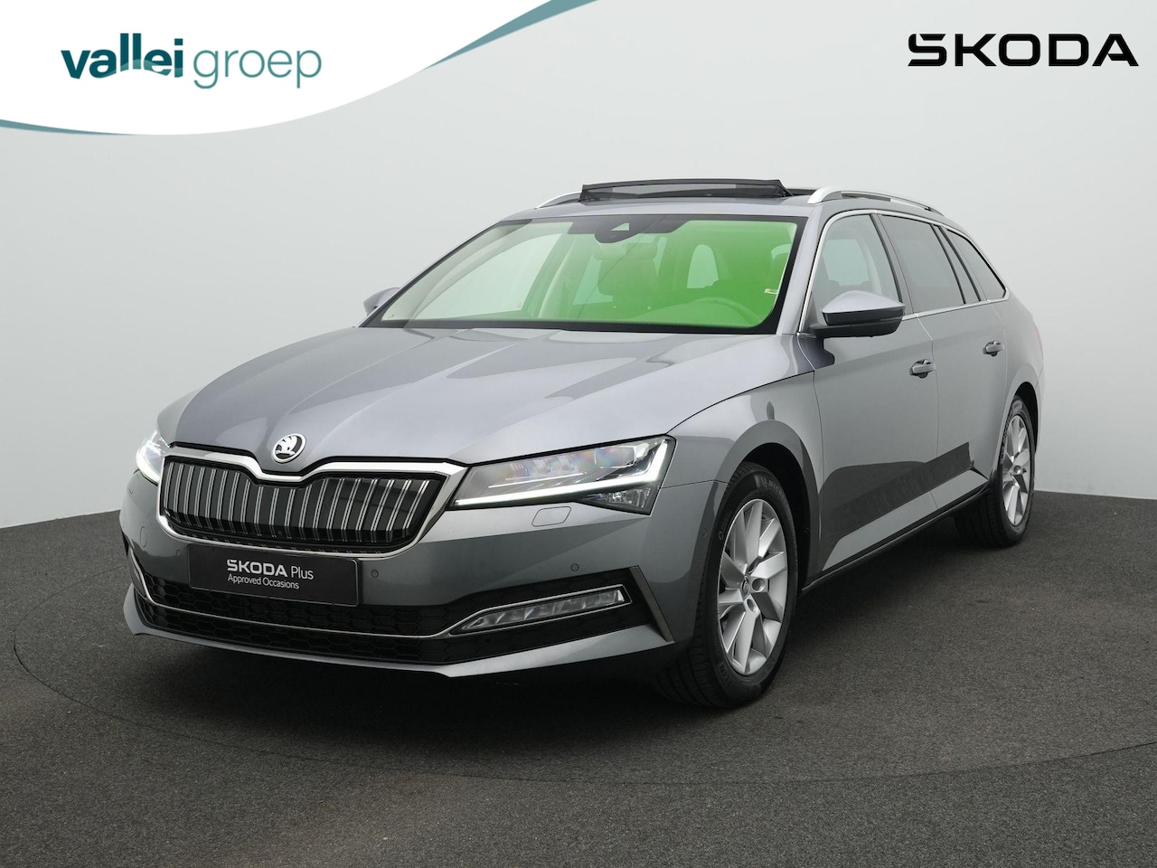 Skoda Superb - 1.4 TSI 218 pk iV Style | Panoramadak | Trekhaak | Navigatie Columbus | Geheugenstoel | Ma - AutoWereld.nl
