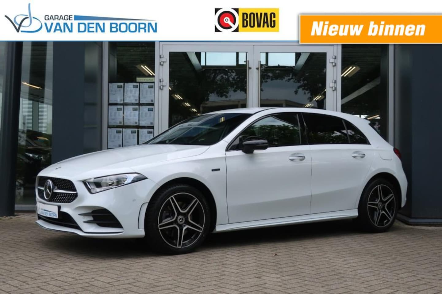 Mercedes-Benz A-klasse - A250e AMG-Line, All Season Banden, Trekhaak, Dode Hoek Monitor, etc. - AutoWereld.nl