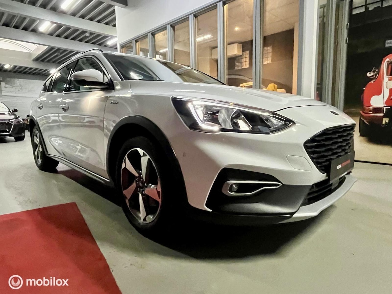 Ford Focus - 1.0 EcoBoost ACTIVE LED CARPLAY CAMERA STOELVER. CRUISE NIEUW ONDERHOUD NW APK - AutoWereld.nl
