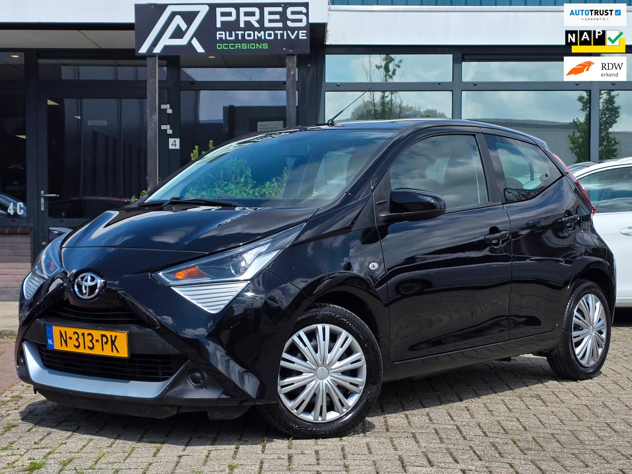 Toyota Aygo - 1.0 VVT-i x-play |AIRCO|CAMERA|CARPLAY - AutoWereld.nl