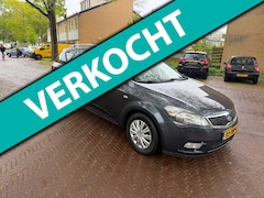 Kia Cee'd Sporty Wagon - Eerste eigenaar / 106.000 NAP / Camera / Mooie auto