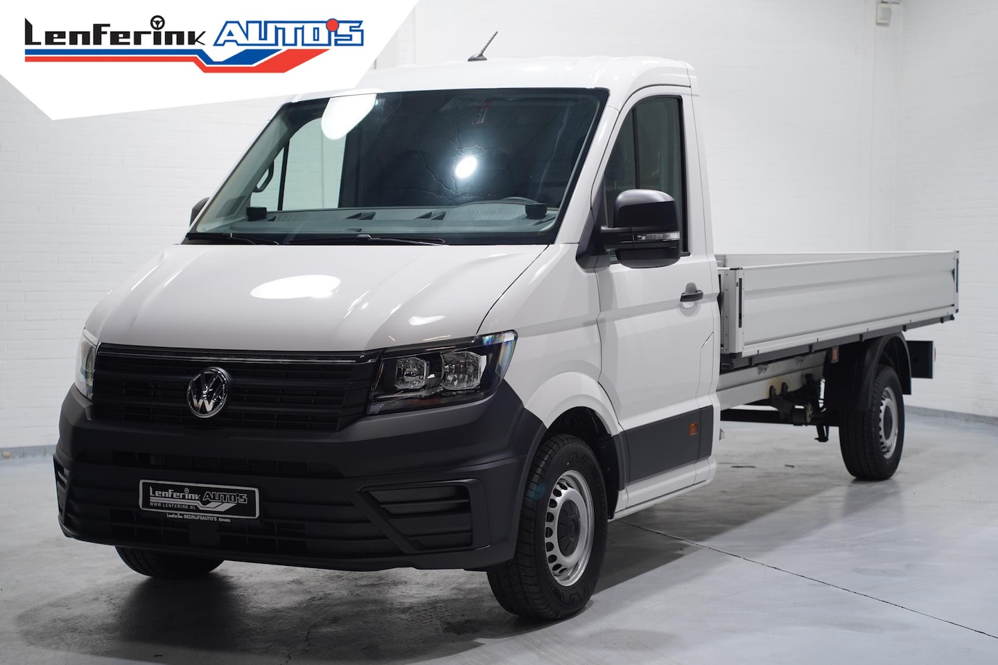 Volkswagen Crafter - 2.0 TDI 177 pk L4 Pick Up / Open Laadbak Airco Cruise Control, 3-Zits, LxBxH 430x203x40 cm - AutoWereld.nl