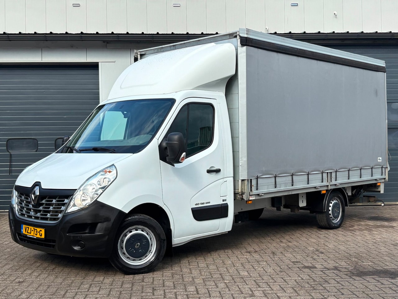 Renault Master - T35 2.3dCi 135pk Airco SCHUIFZEIL + LAADKLEP - AutoWereld.nl