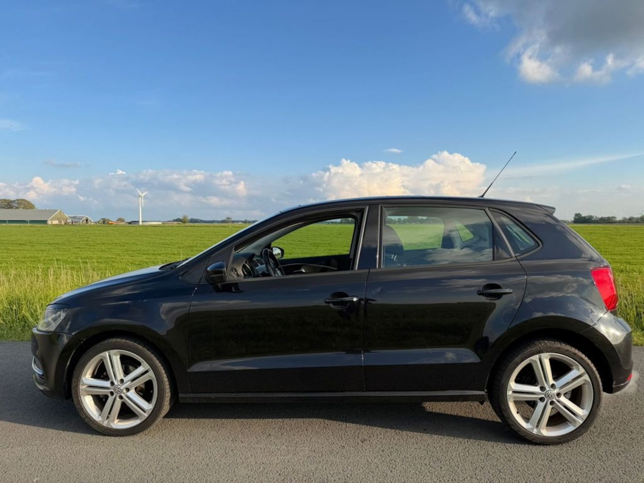 Volkswagen Polo - 1.2 TSI Highline 1.2 TSI Highline, Panorama, Stoelverwarming,Clima. Lees advertentie! - AutoWereld.nl