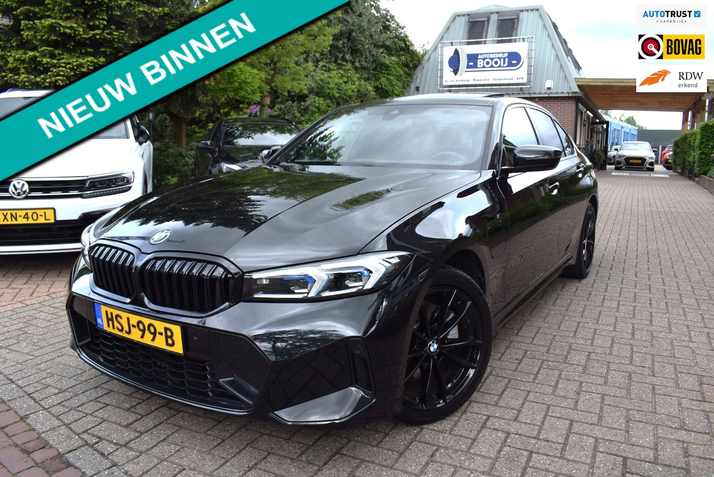 BMW 3-serie - 330e M-PAKKET/OPEN DAK /HEAD-UP/CAMERA/CARPLAY/SFEERVERLICHTING/LASER/MEMORY/BJ 2024 - AutoWereld.nl