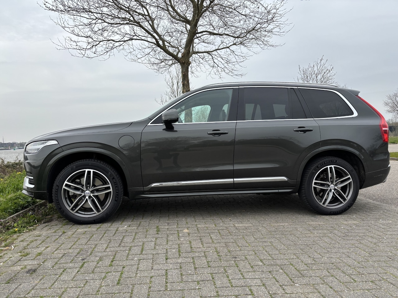 Volvo XC90 - 2.0 T8 Recharge AWD Inscription 7P, full options, dealer onderhouden, net grote beurt gehad incl nieuwe banden! - AutoWereld.nl