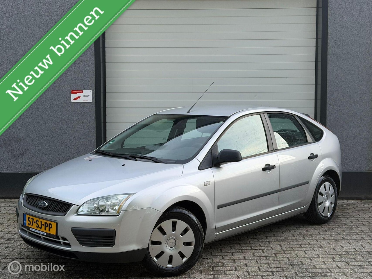 Ford Focus - 1.6-16V Champion TOPSTAAT / AIRCO / CRUISE / NAP - AutoWereld.nl