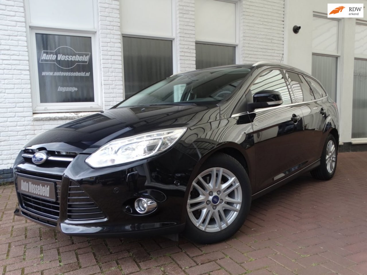 Ford Focus Wagon - 1.6 EcoBoost Titanium 1e Eig,Dealer onderhoud,Standkachel - AutoWereld.nl